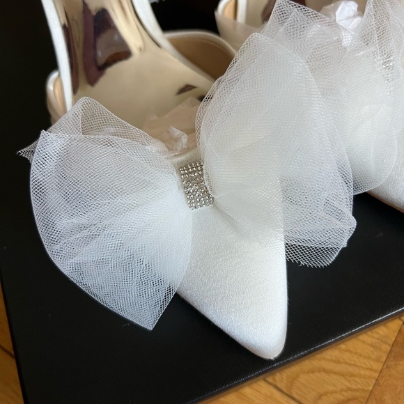 Badgley Mishka satin wedding heels with bow in “Soft White Satin” - Picture 3 of 7